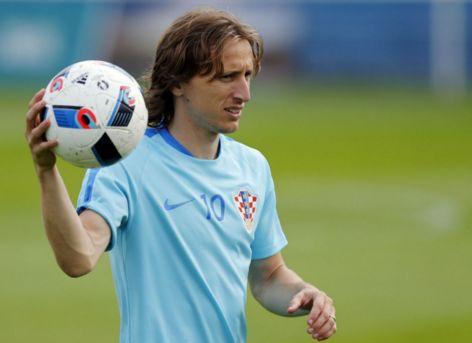 2025“穿越火线：枪战王者职业联赛”全明星赛在云南打响